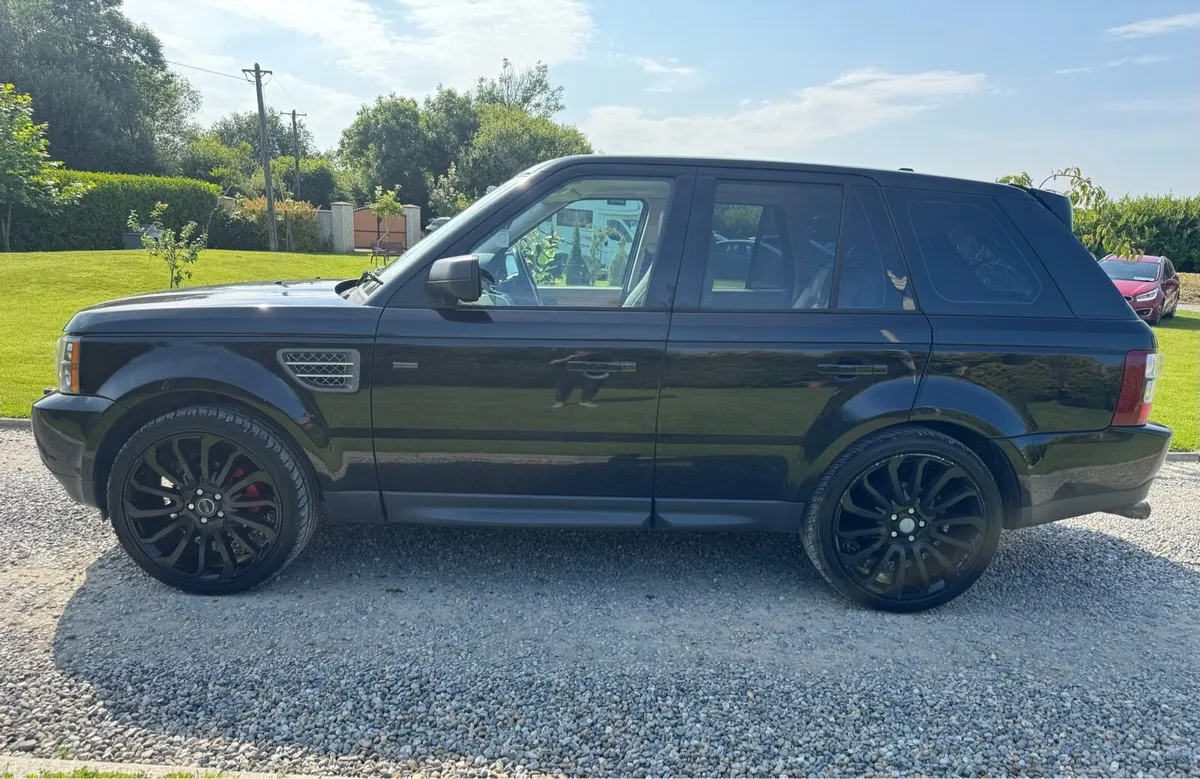 Range Rover Sport Crew Cab - Image 4