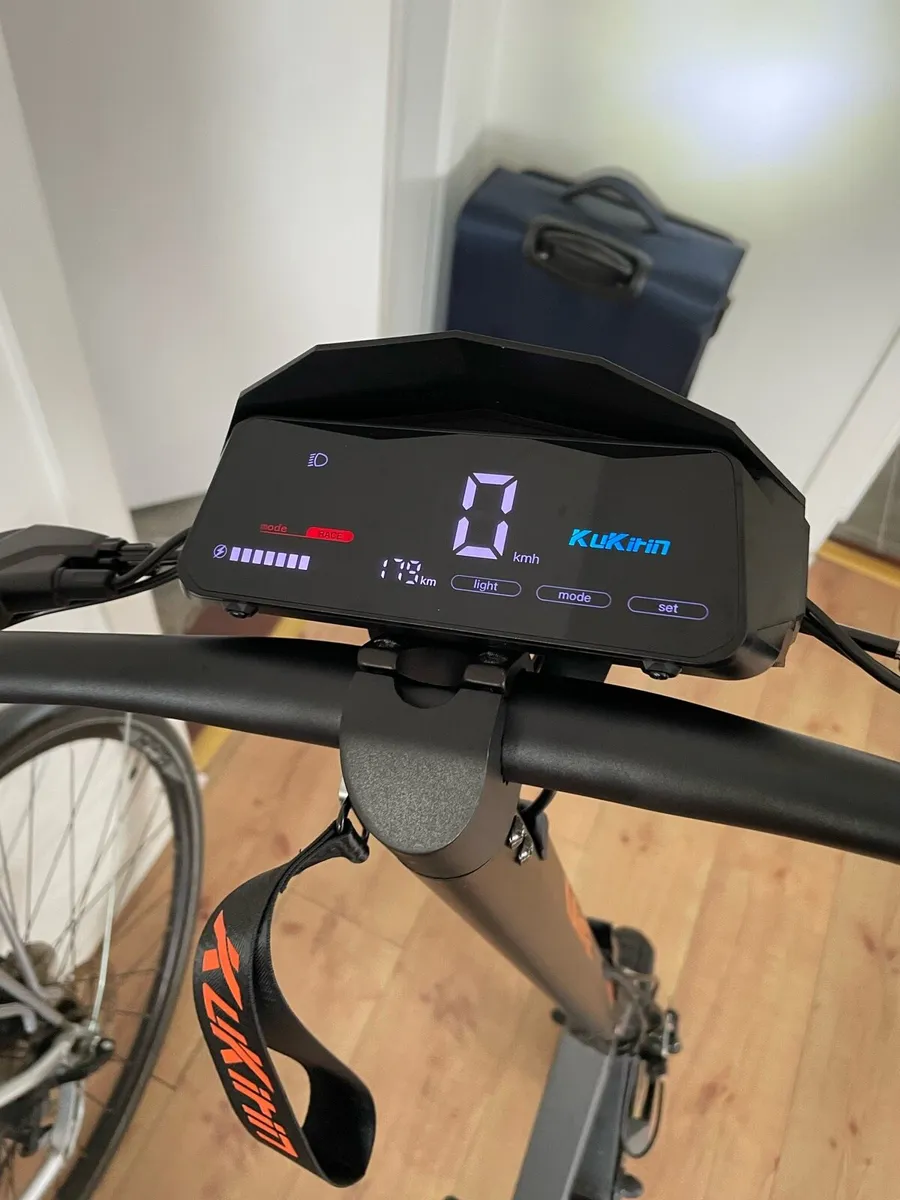 Electric scooter - Image 2