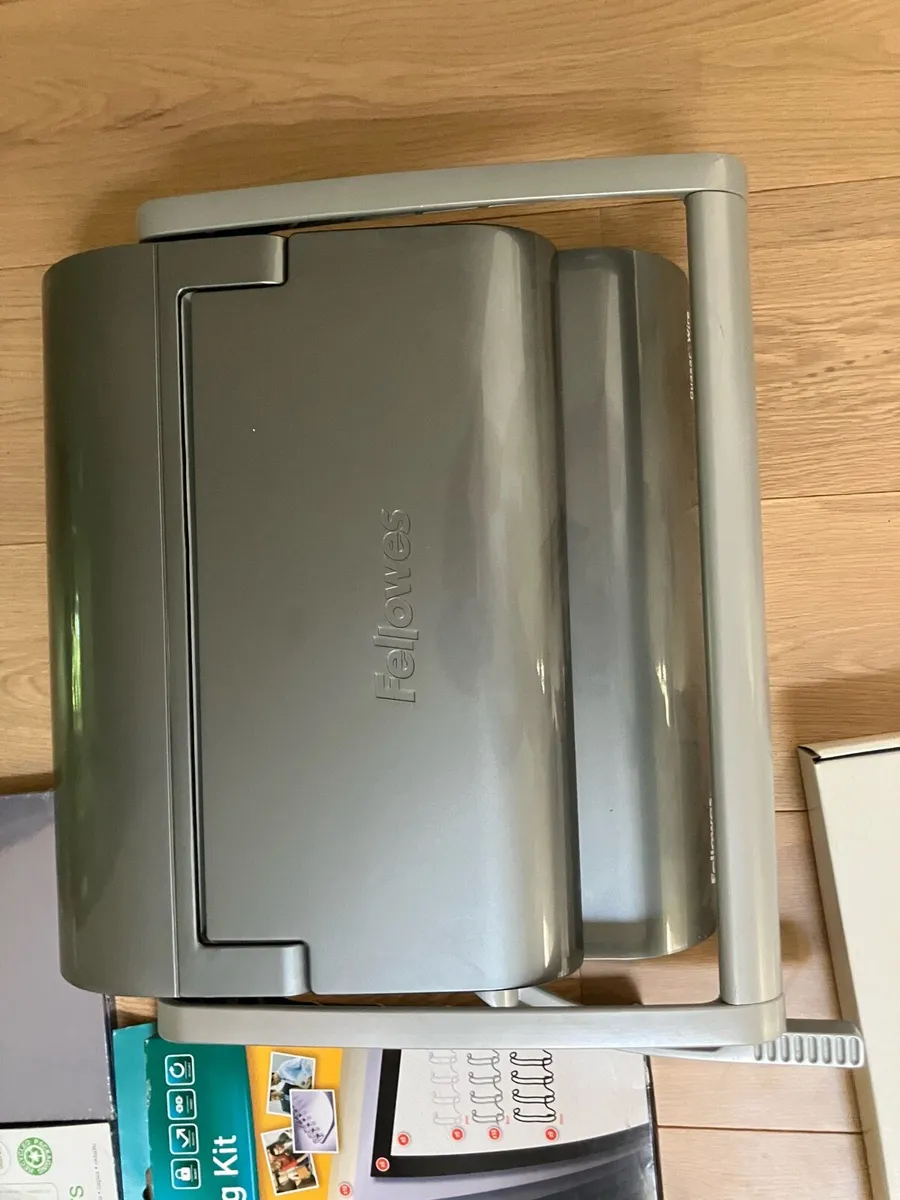Fellowes Manual  Binding Machine and Kit - Image 1