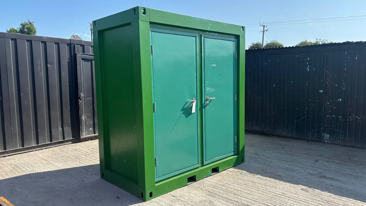 7’ x 4’ Double Toilet Block - Image 3