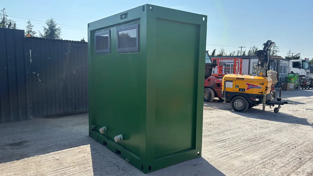 7’ x 4’ Double Toilet Block - Image 4
