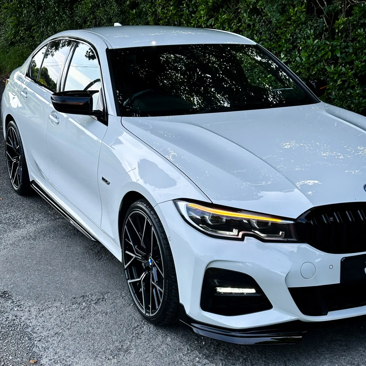 2022 (221)  BMW 330e M-SPORT 290BHP - Image 4