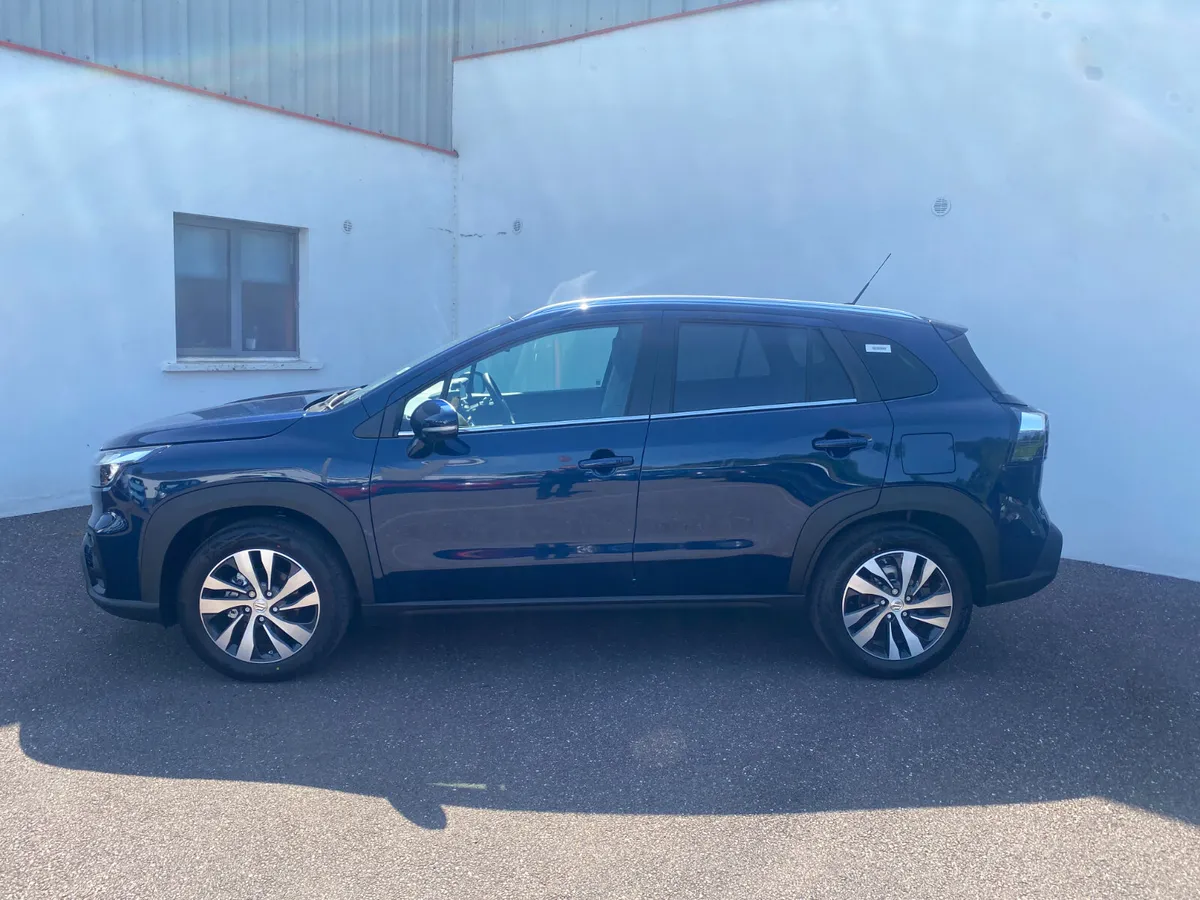 2025 Suzuki S Cross Ultra 4X4, 1.4 Mild Hybrid - Image 2