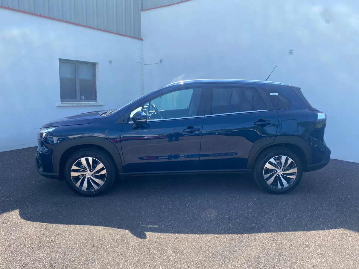 2025 Suzuki S Cross Ultra 4X4, 1.4 Mild Hybrid - Image 3