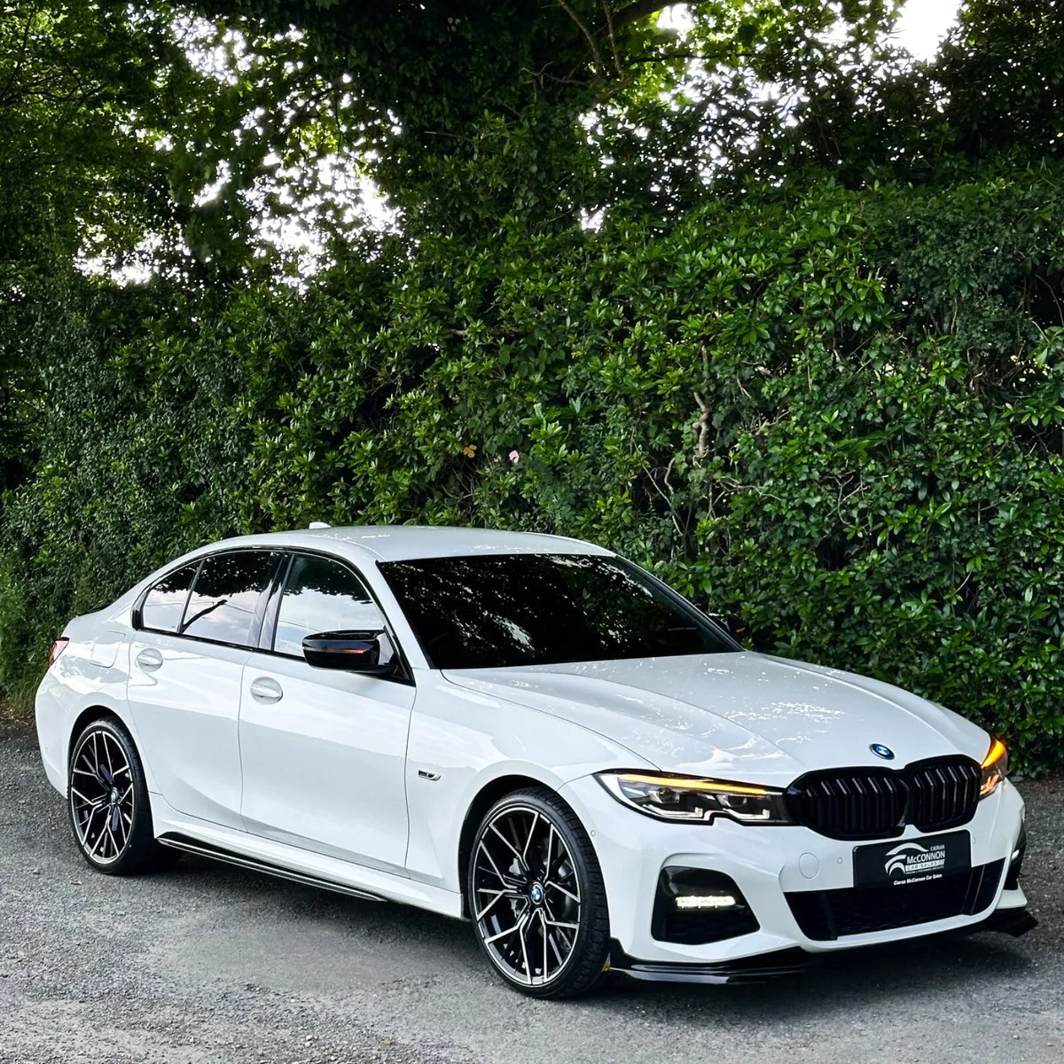 2022 (221)  BMW 330e M-SPORT 290BHP - Image 1