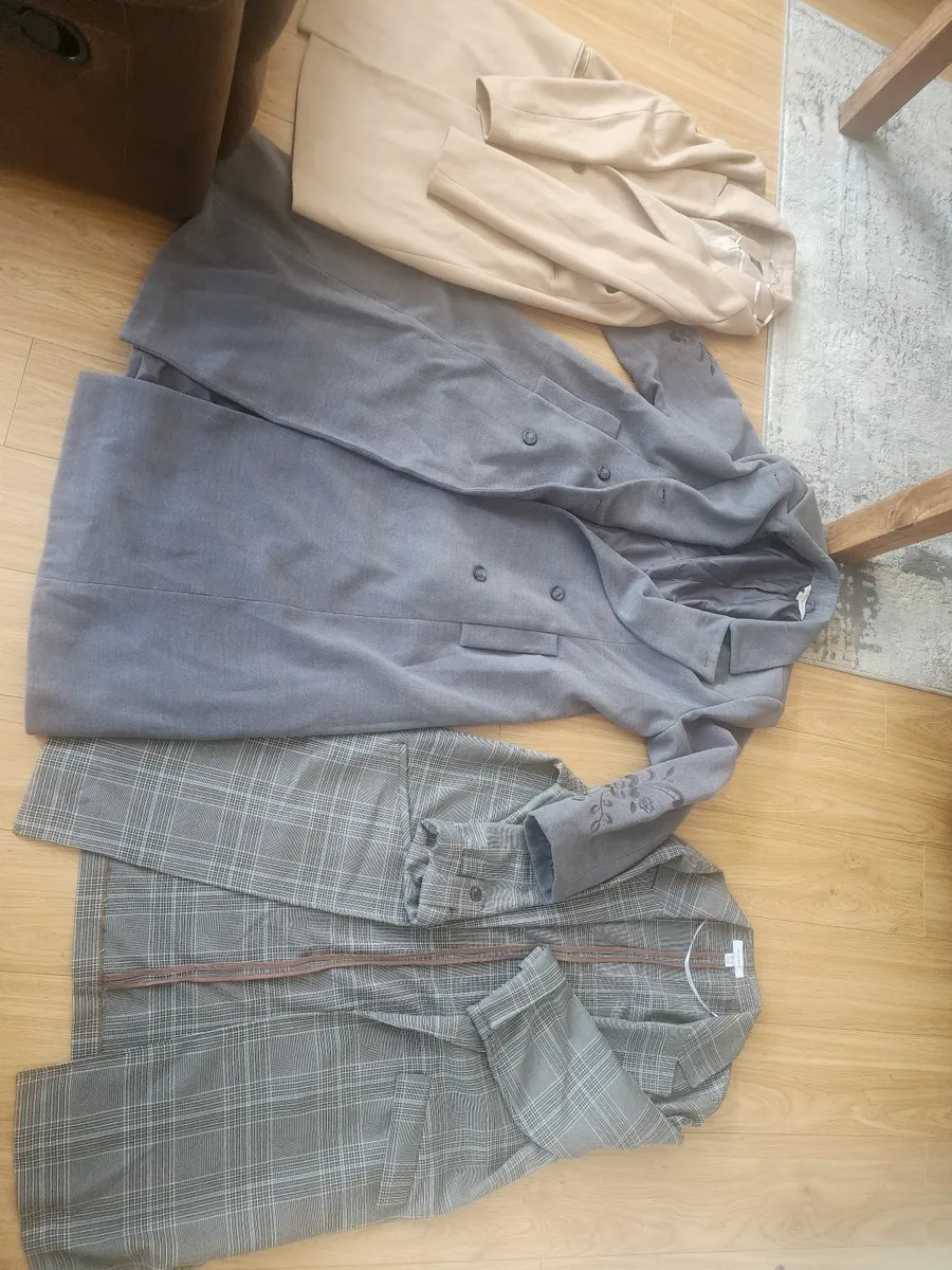 Clothing - Image 3