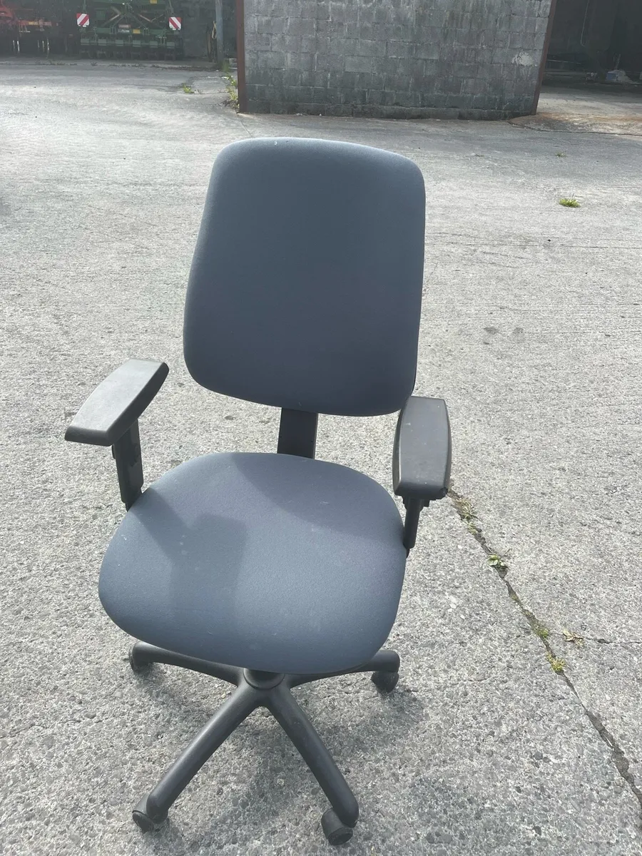 Office chairs - Image 4