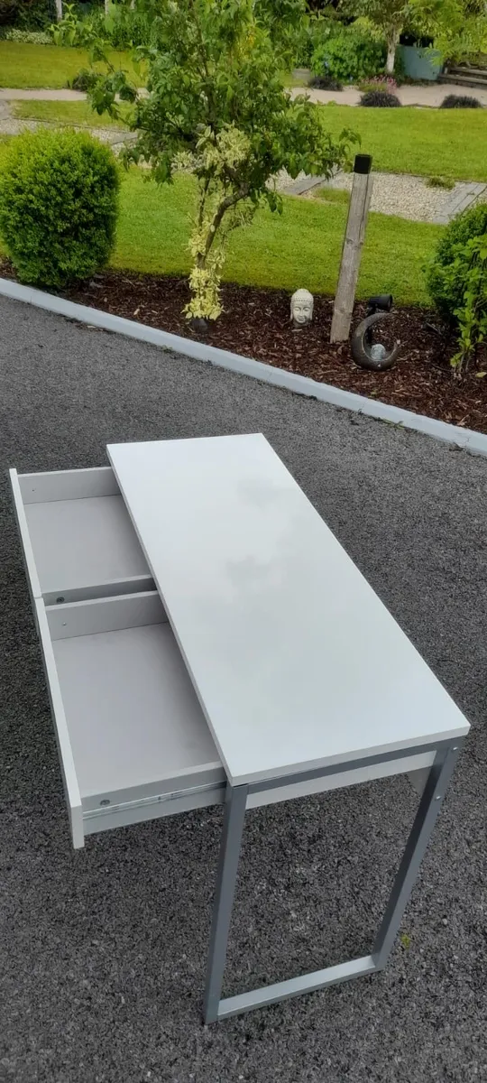 Computer desk - Image 3