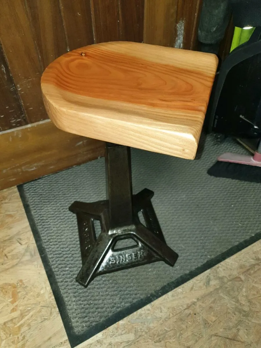 singer stool - Image 1
