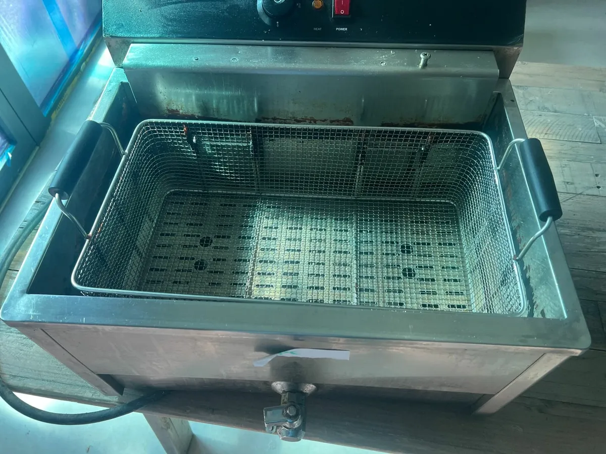 Commercial Fryer - Image 2