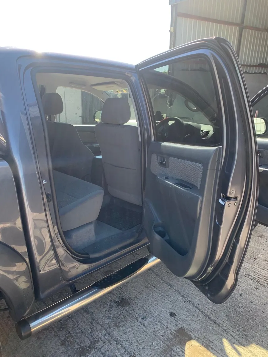 Toyota Hilux 2012 - Image 3