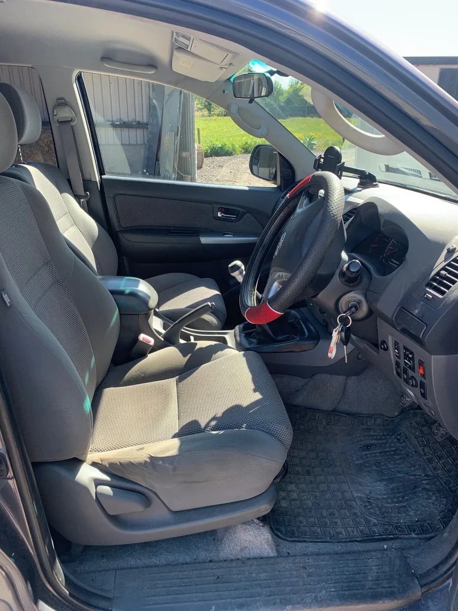 Toyota Hilux 2012 - Image 4