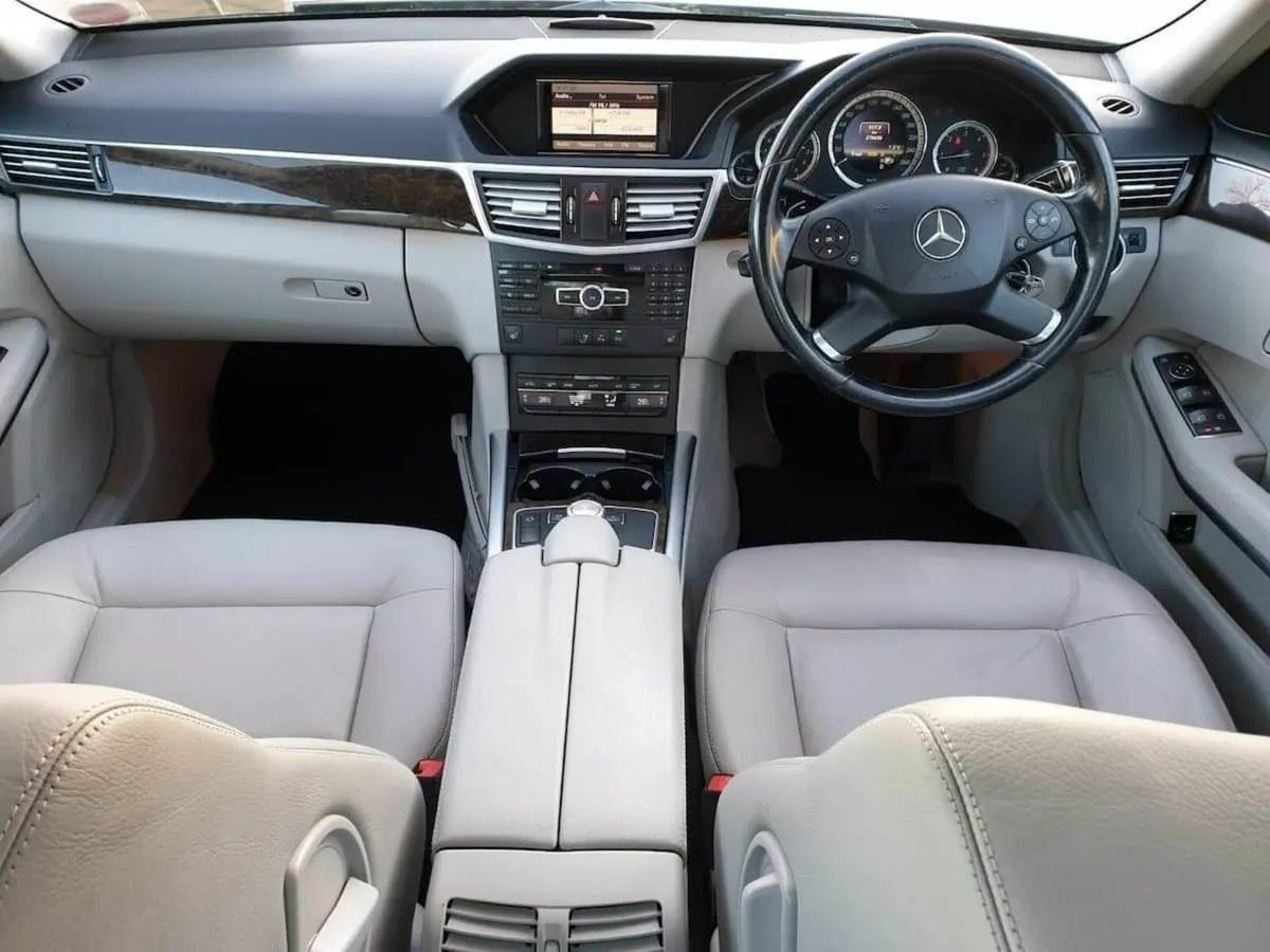 Mercedes-Benz E-Class 2013 - Image 3