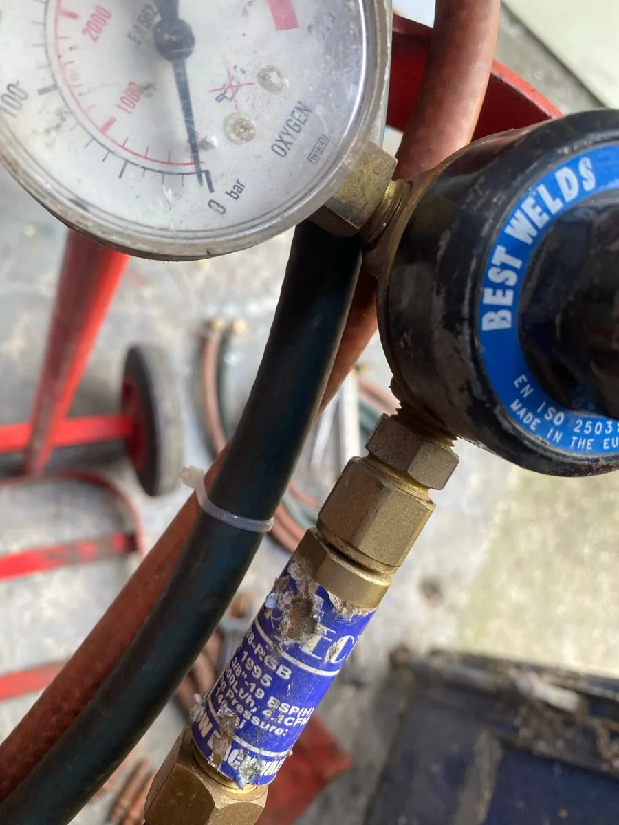 Oxi acetylene cutting set up - Image 3