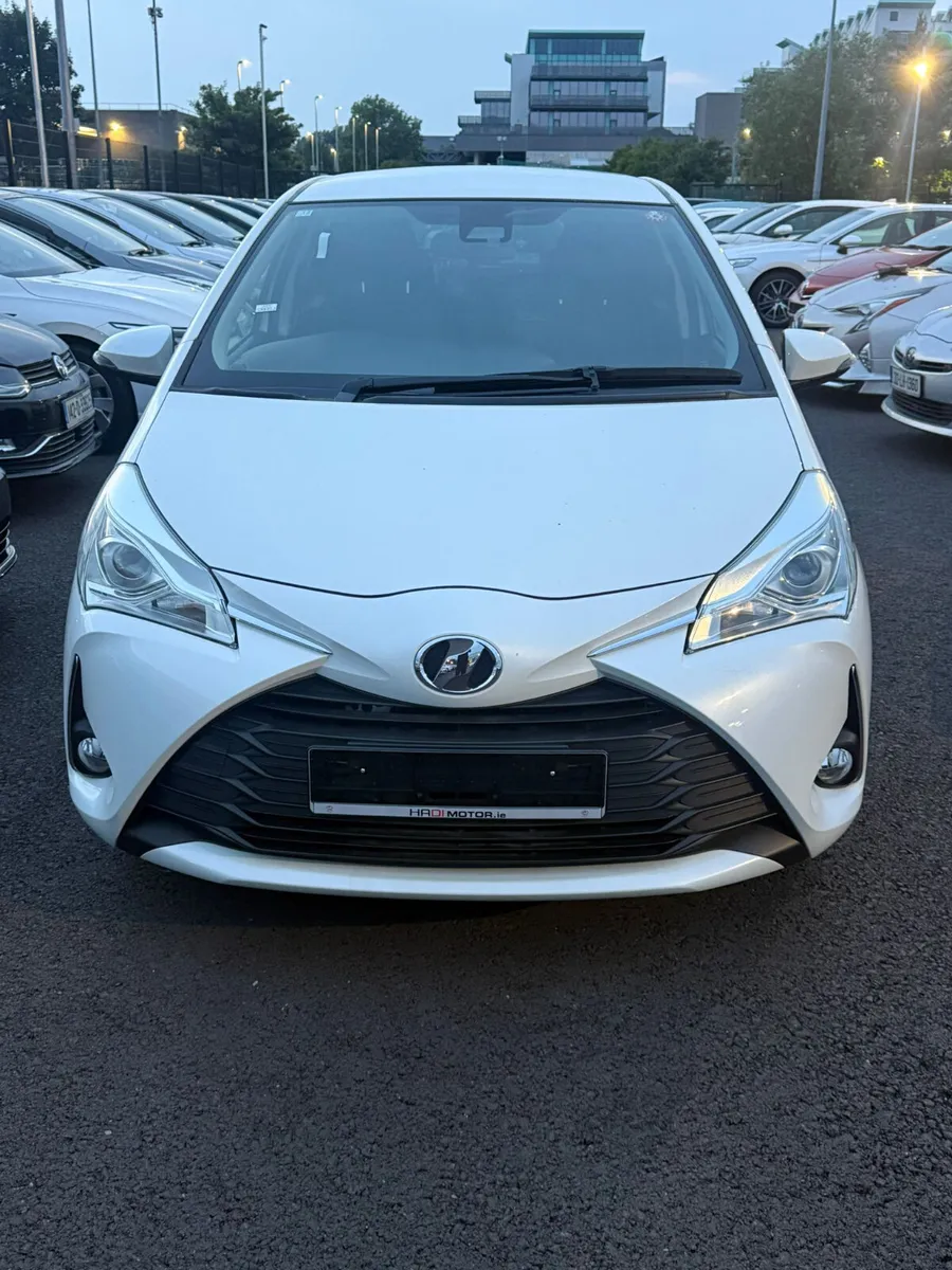 Vitz 2019 1L white low milage - Image 1