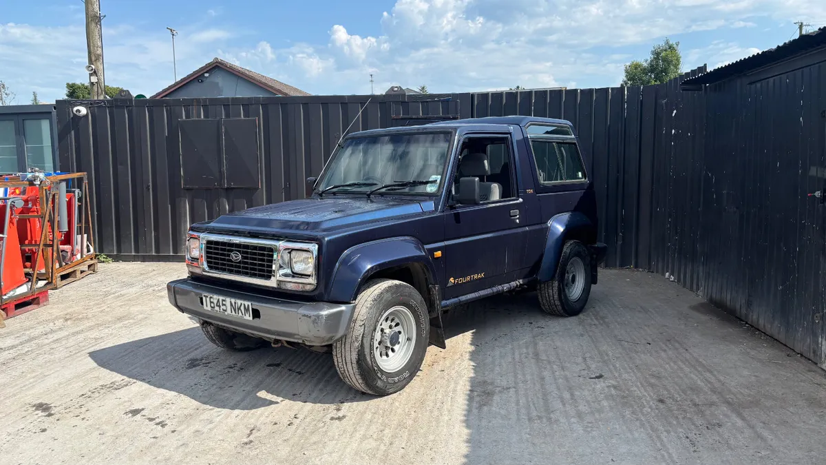 Daihatsu FourTrak - Image 1