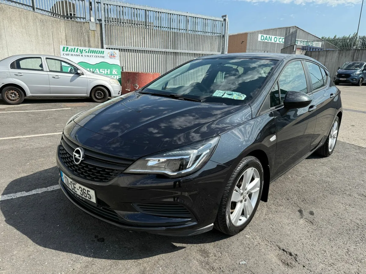 Opel Astra 2017 1.4petrol - Image 1