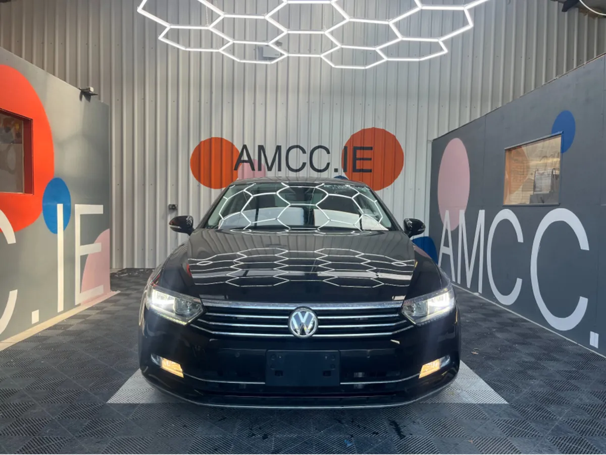 Volkswagen Passat 1.4 TSI ELEGANCE LINE / 67k KMs - Image 2