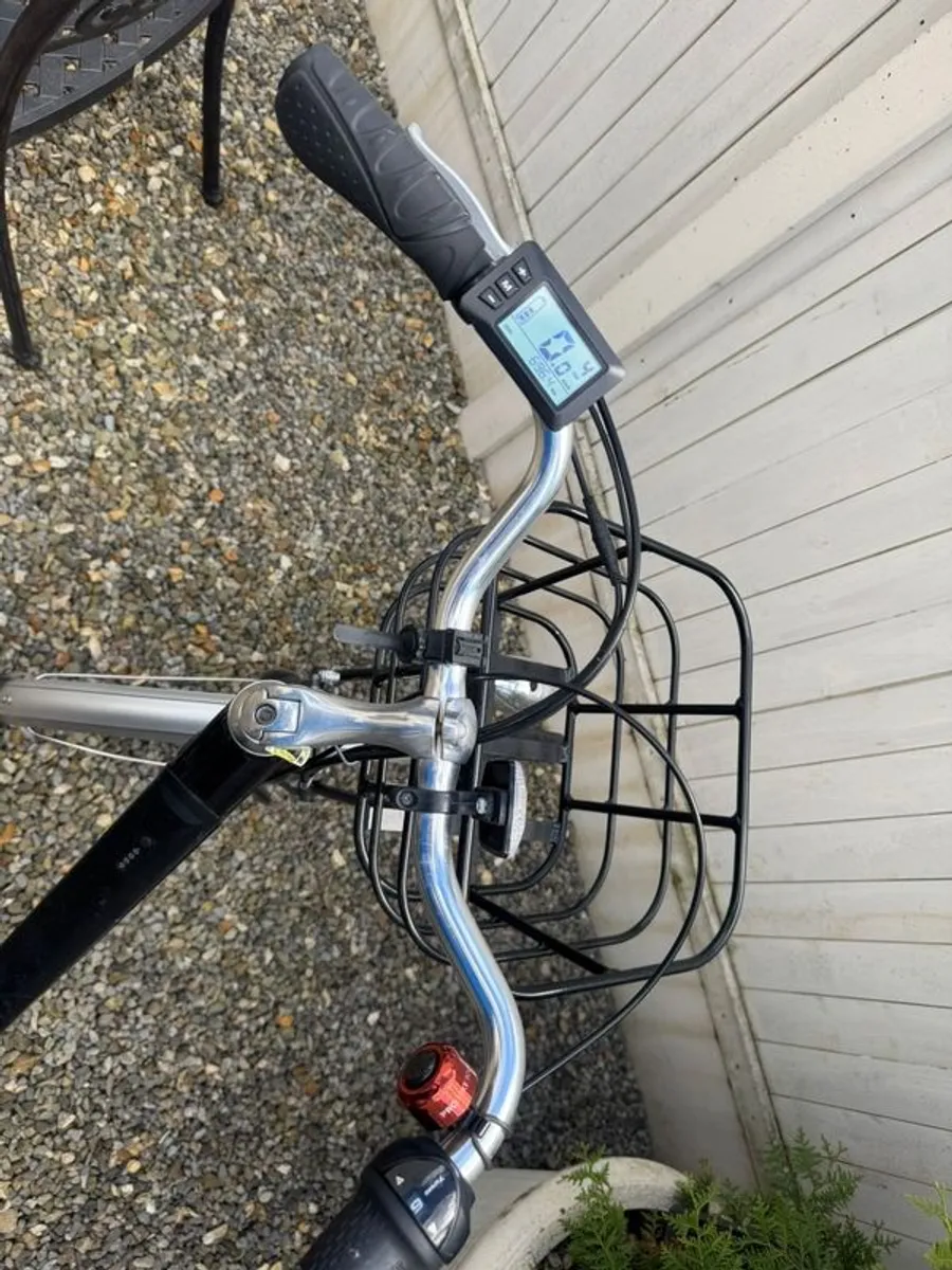 High-Quality Women's e-bike - Lightly used - Extras included - Image 2