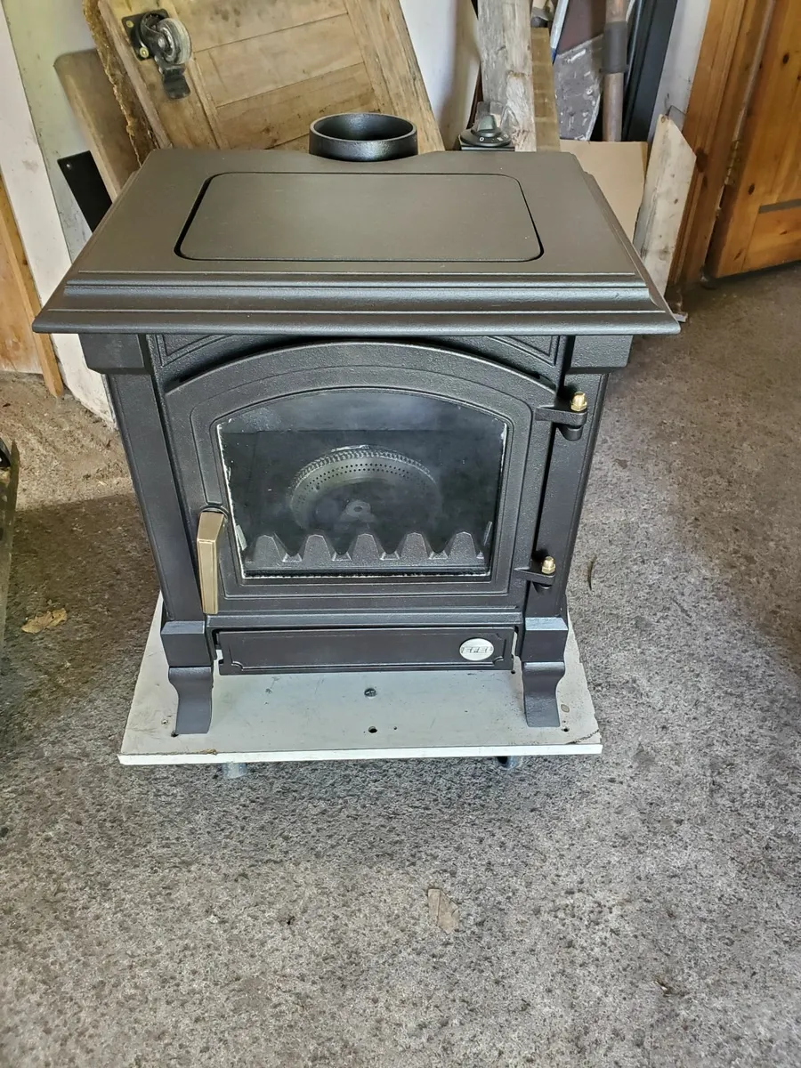 Efel/Nestor Martin 5kw oil stove reconditioned - Image 1