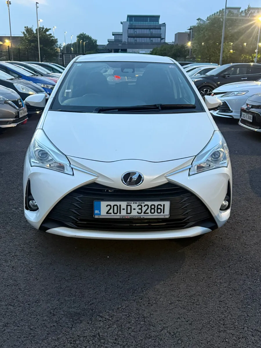 Vitz 2020 1L white low milage - Image 1