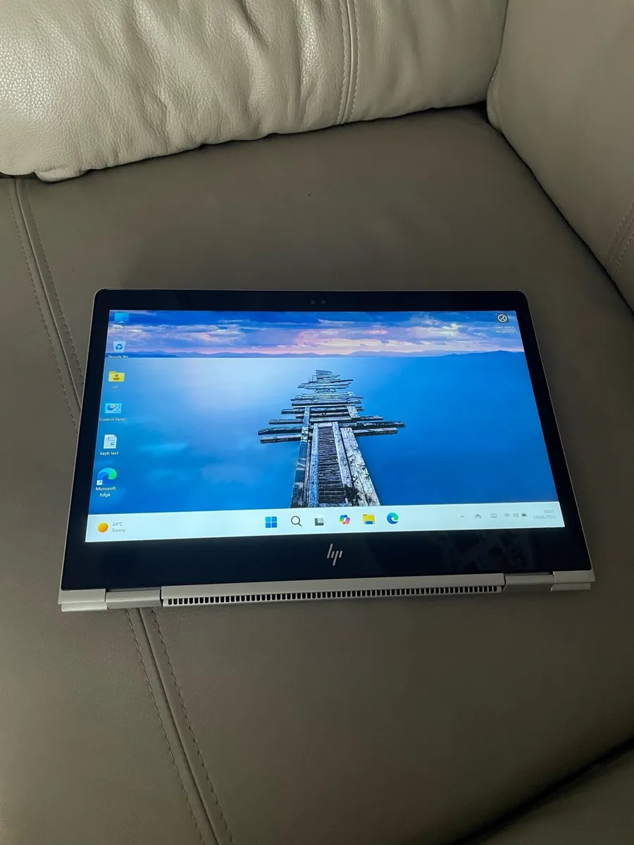 Hp 2n1 Touchscreen i5 16-256 w11 - Image 1
