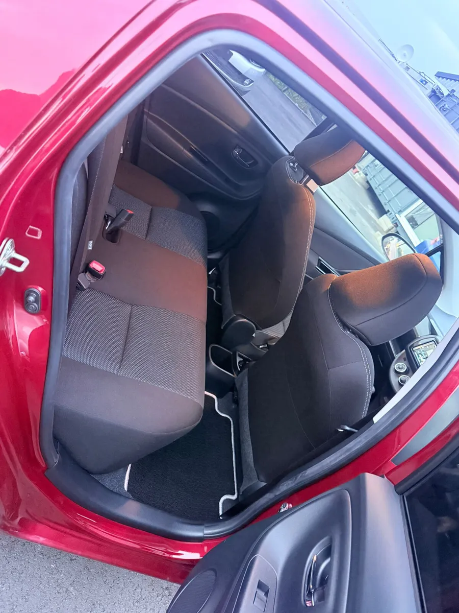 Toyota vitz 2019 1L 2019 - Image 4