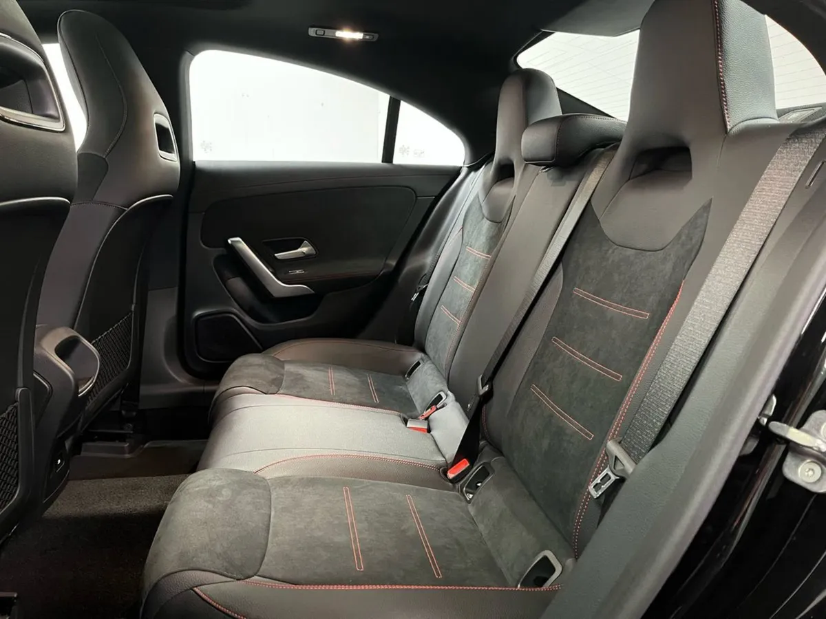 Mercedes-Benz CLA 180 AMG - Panoramic Sunroof - R - Image 4