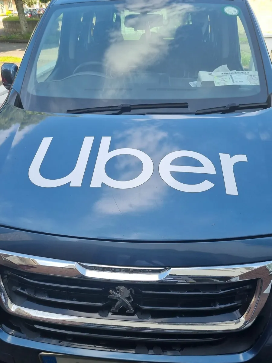 Taxi Peugeot Partner 2016 - Image 1