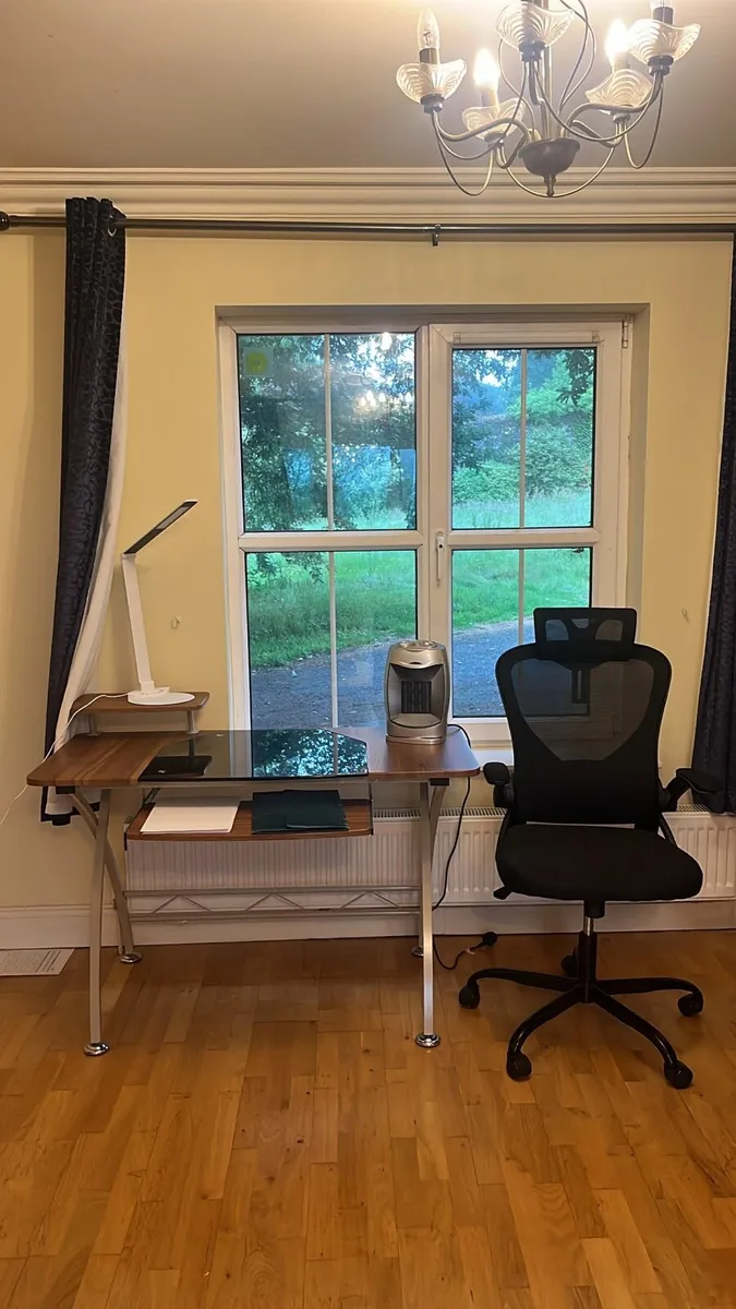 desk, chair, lamp and heater - Image 1