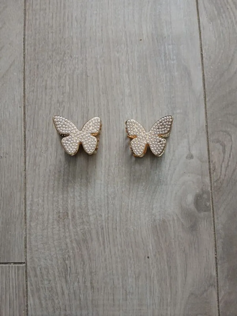 Butterfly hair clips - Image 1