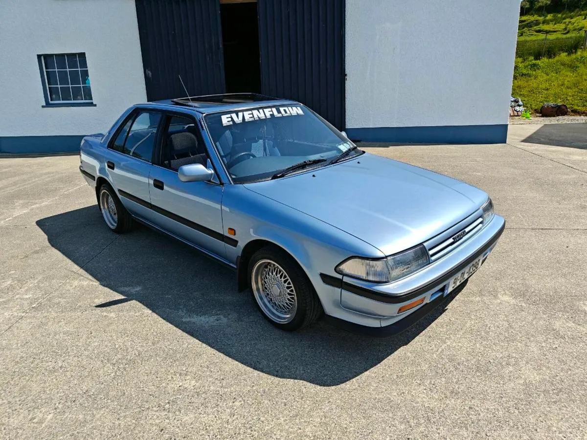 Toyota Carina 2 GL - Image 2
