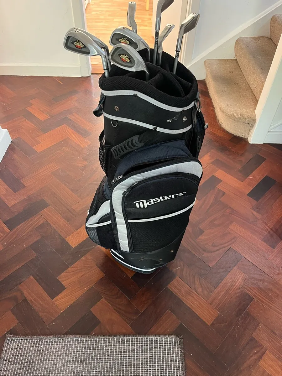 Masters Golf Bag — Excellent Value - Image 1