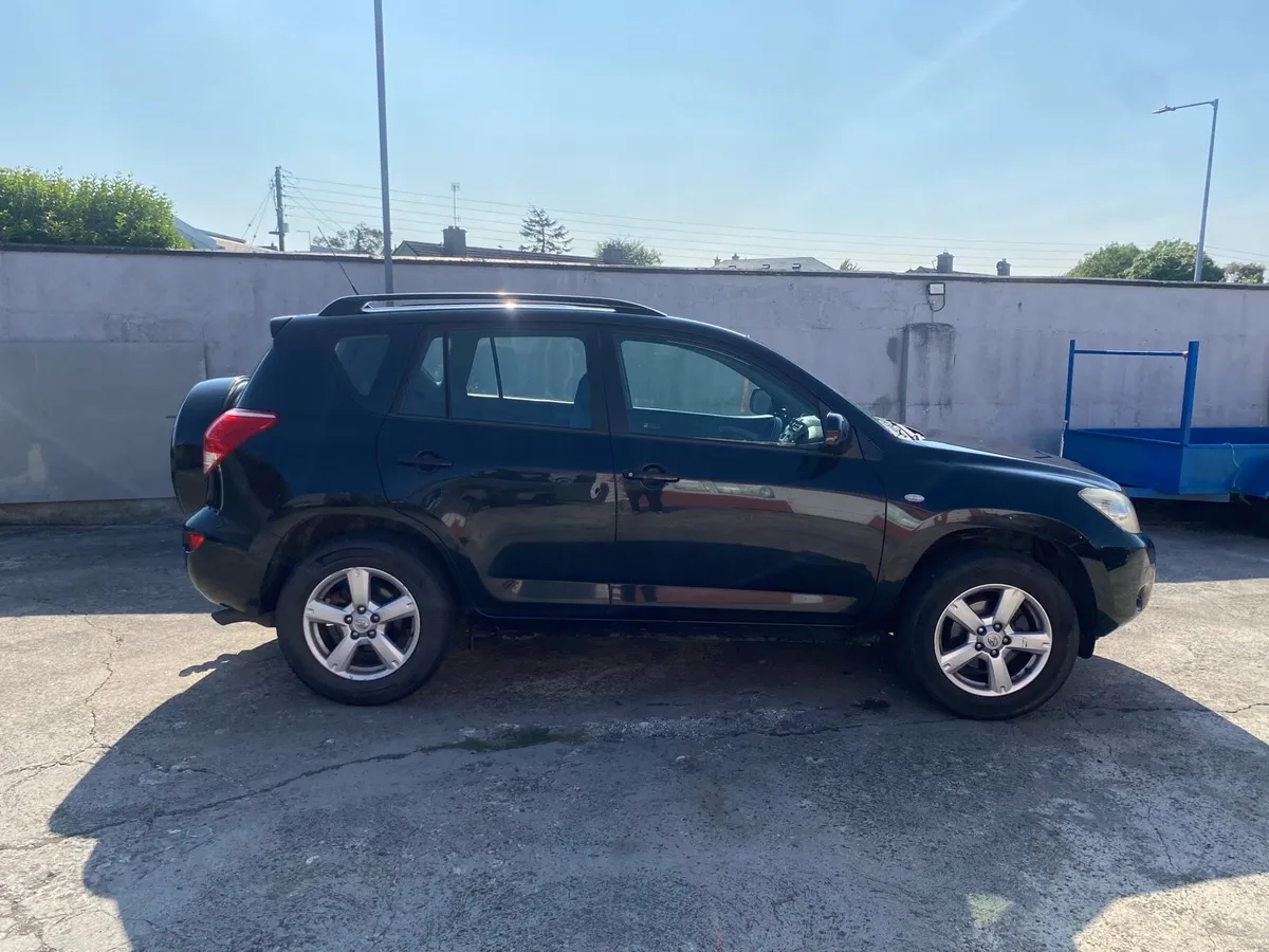 Toyota RAV4 - Image 2