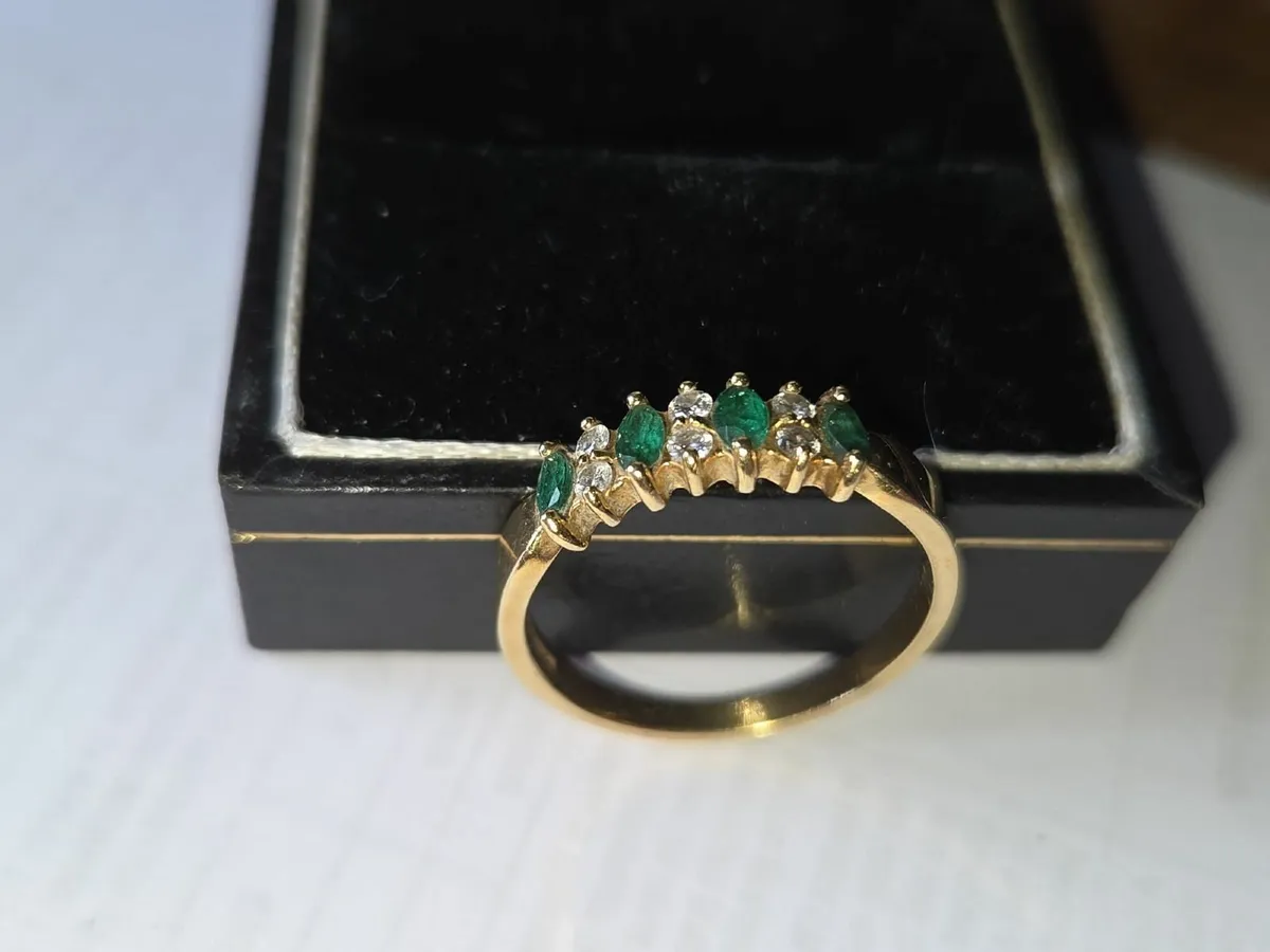 Gold Ring with Emeralds & Diamonds - Image 3