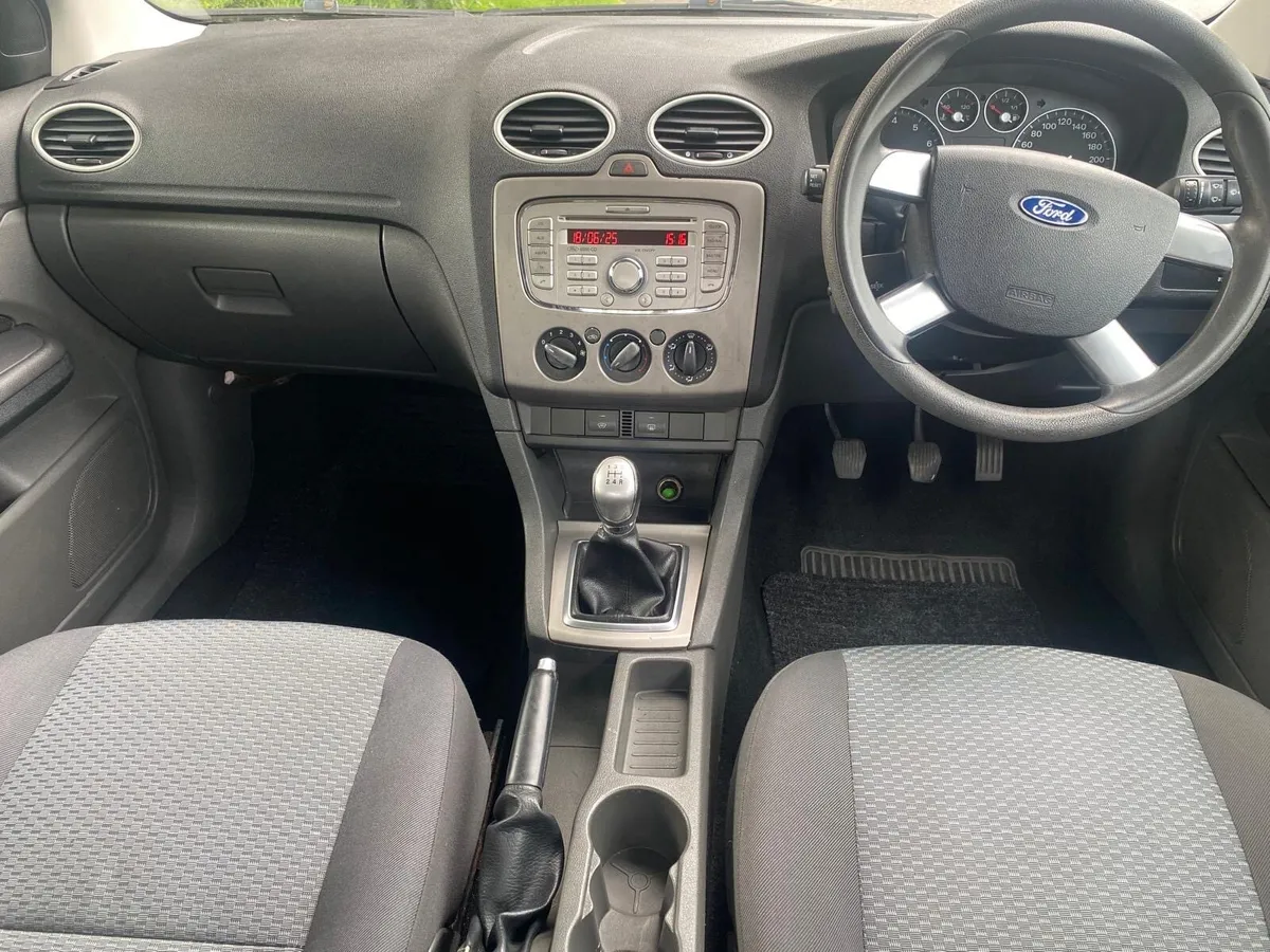 176kms Focus 1.4 Petrol nct 10/25 - Image 2
