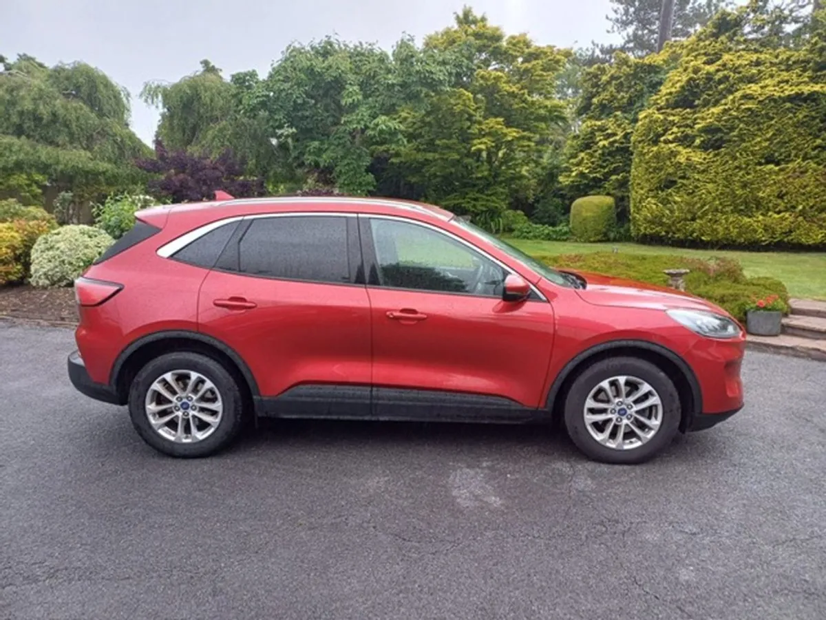 Ford Kuga Titanium 5DR 1.5 TD 120 S6.2 M6 F - Image 1