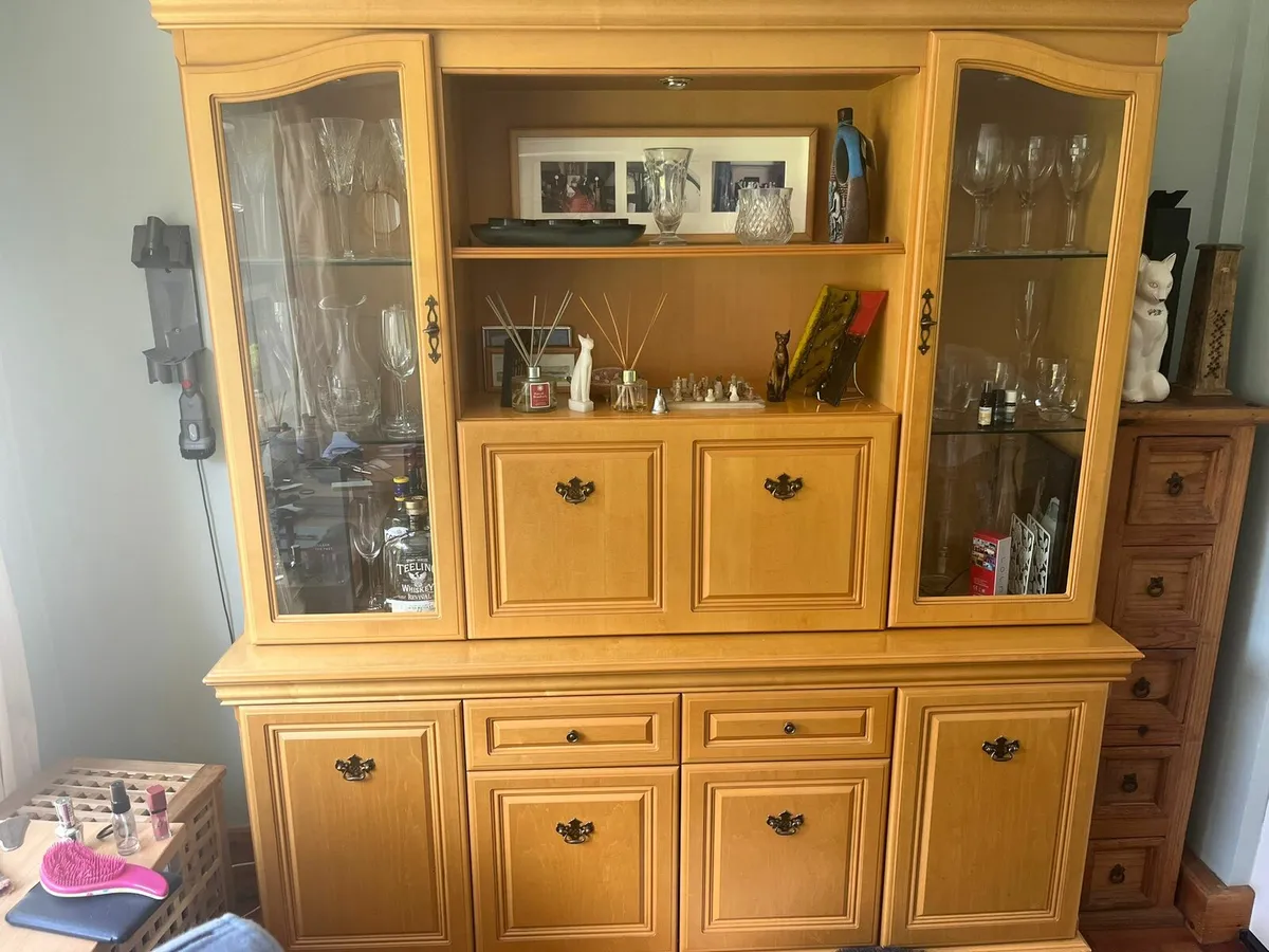 Glass cabnit + Side board - Image 1