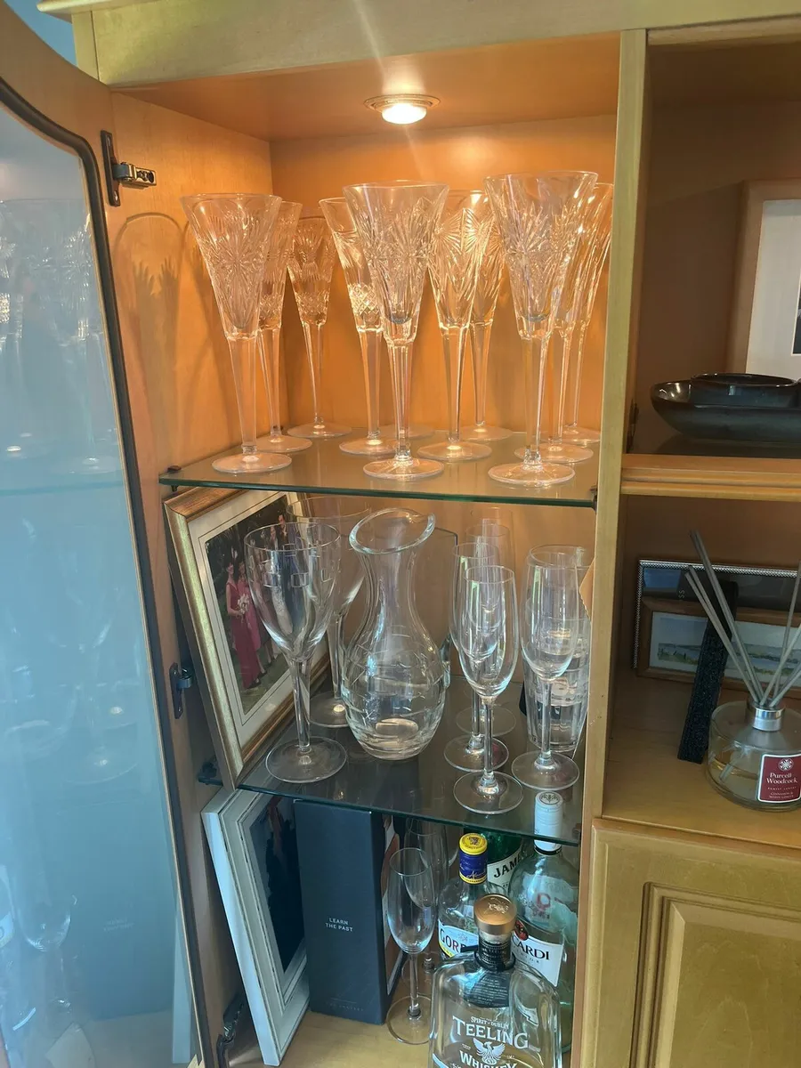 Glass cabnit + Side board - Image 3