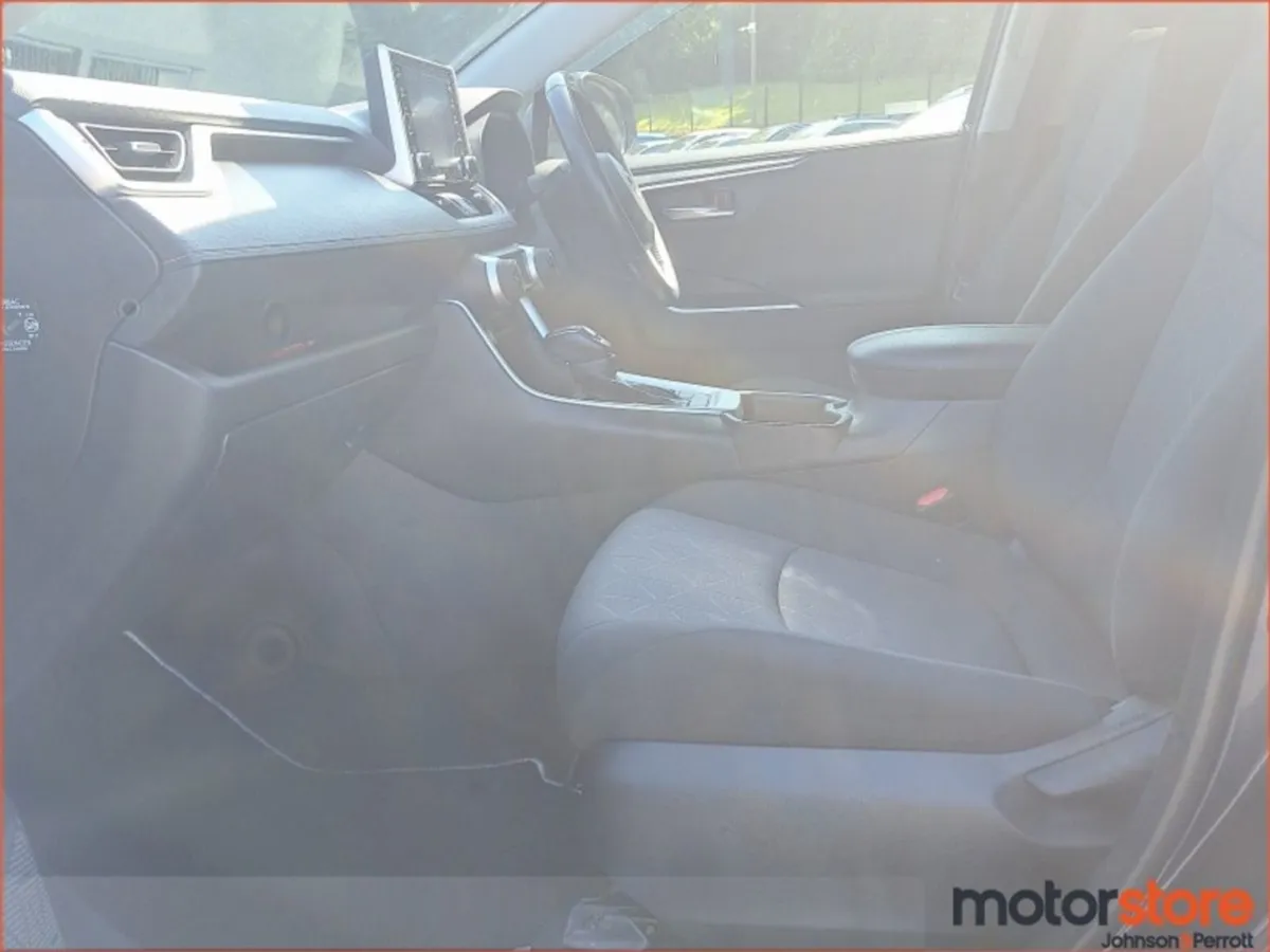 Toyota Rav4 2.5 Hybrid Luna 2WD - Image 4