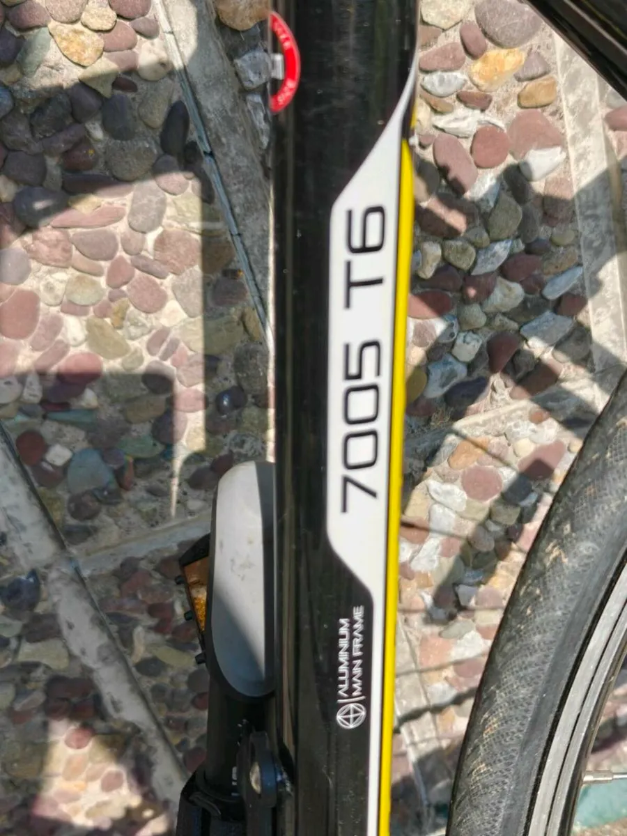 Carrera 7005 T6 Road Bike - Image 2