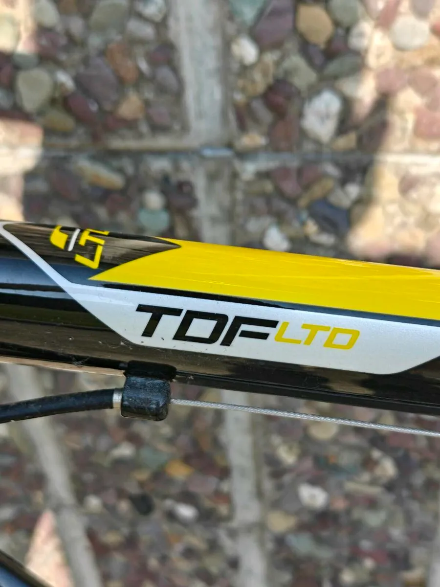 Carrera 7005 T6 Road Bike - Image 3