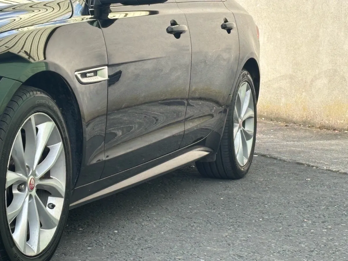 Jaguar XF 2017 R-Sport **New chain** - Image 3