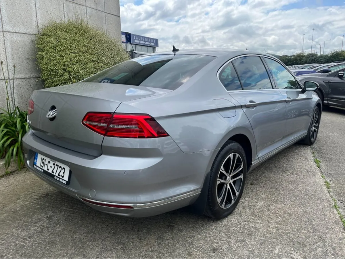 Volkswagen Passat Highline 2.0 TDI Diesel 150 //h - Image 4