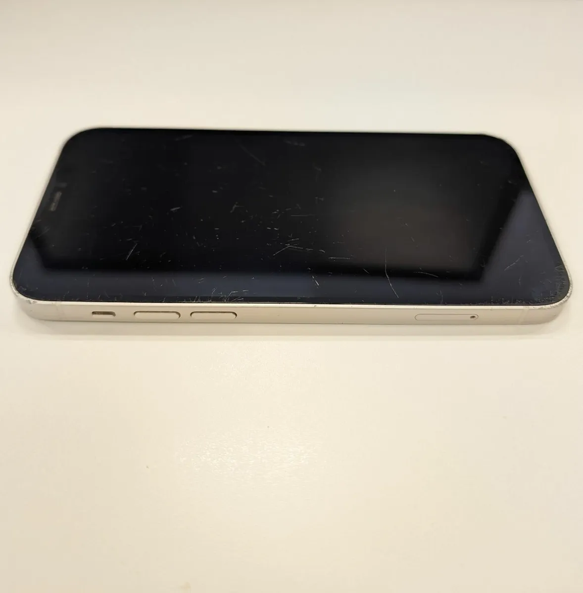 iPhone 12 - Image 3