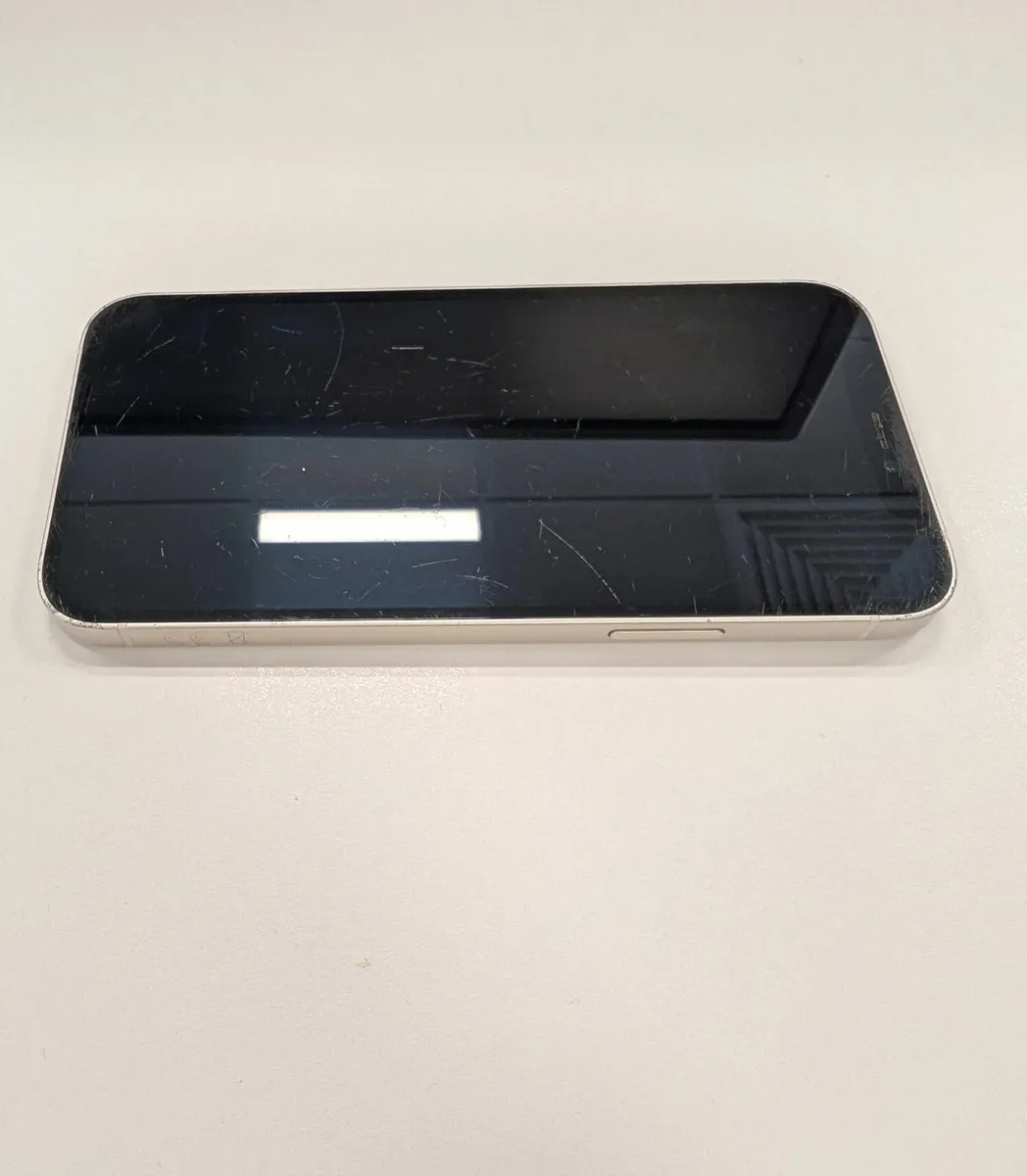 iPhone 12 - Image 4