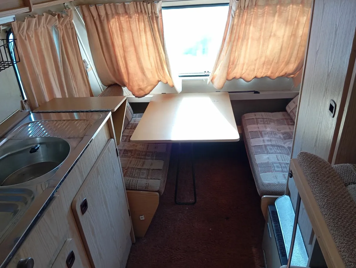 Avondale Swift Caravan. - Image 1