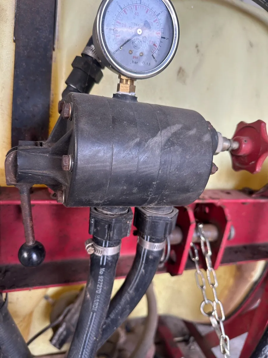 300 litre Hardi sprayer. - Image 2