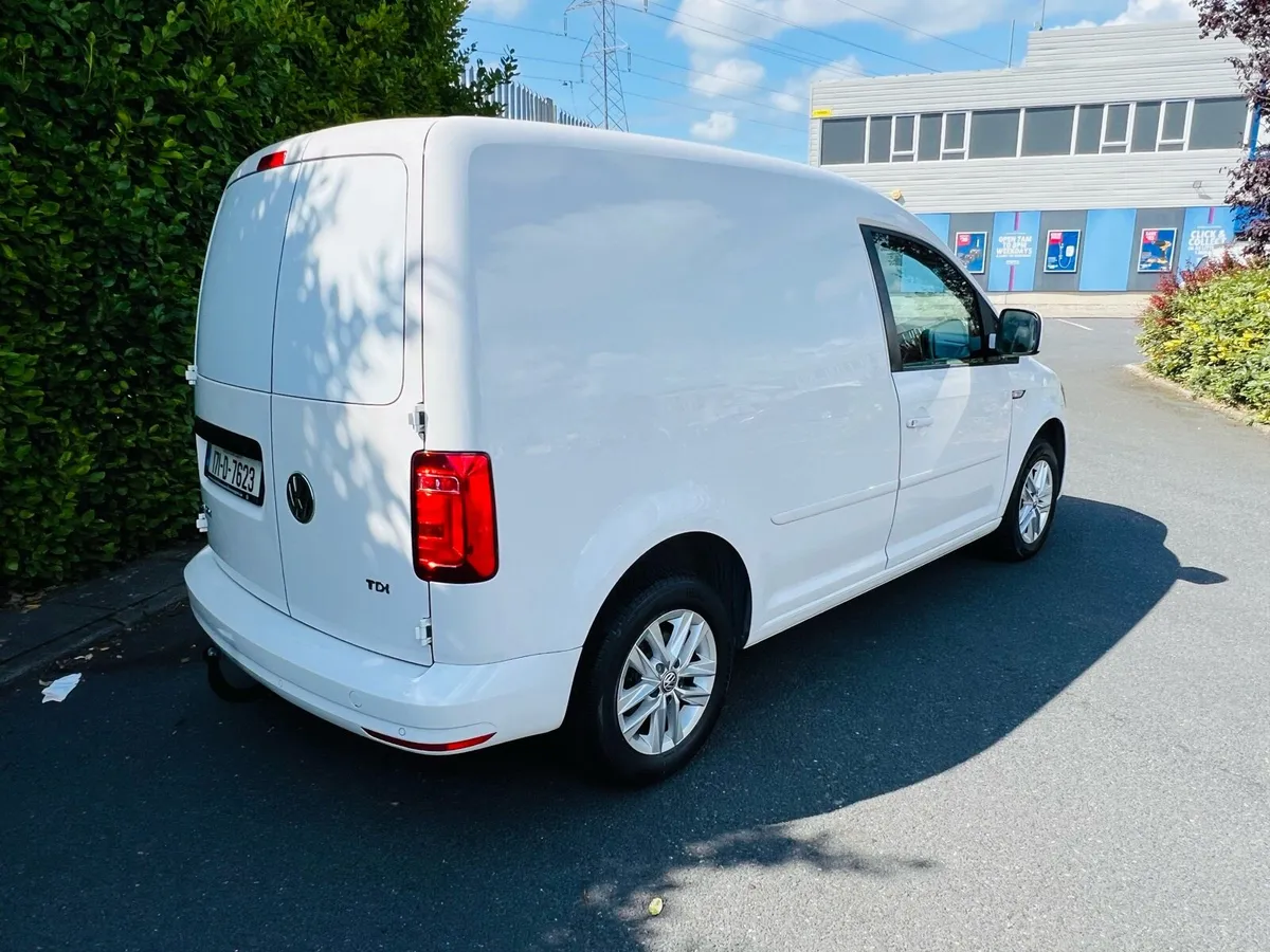 2017 Volkswagen Caddy 2.0 Tdi Highline - Image 2