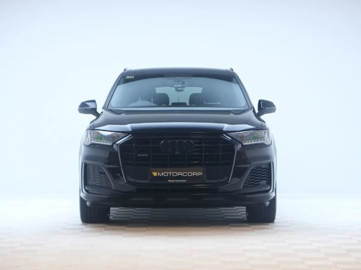 Audi Q7 S Line 3.0tdi 286HP 7 Seater - Image 2